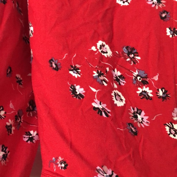 NWT!!! Red Floral Crop Top - Picture 3 of 4